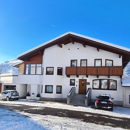 Apartment Huter Jerzens Eksteriør bilde