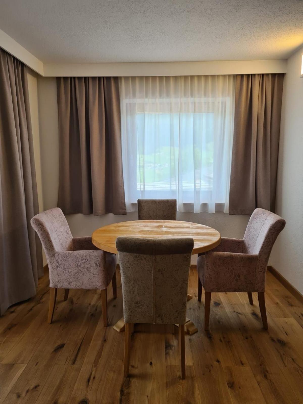 Apartment Huter Jerzens Eksteriør bilde